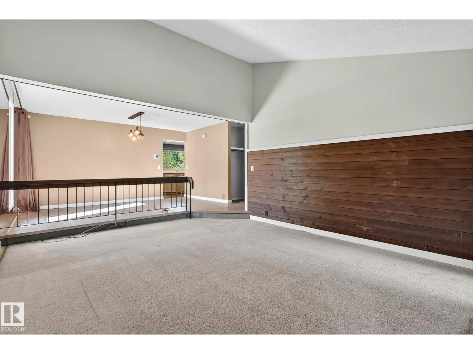 11623 32A AV NW