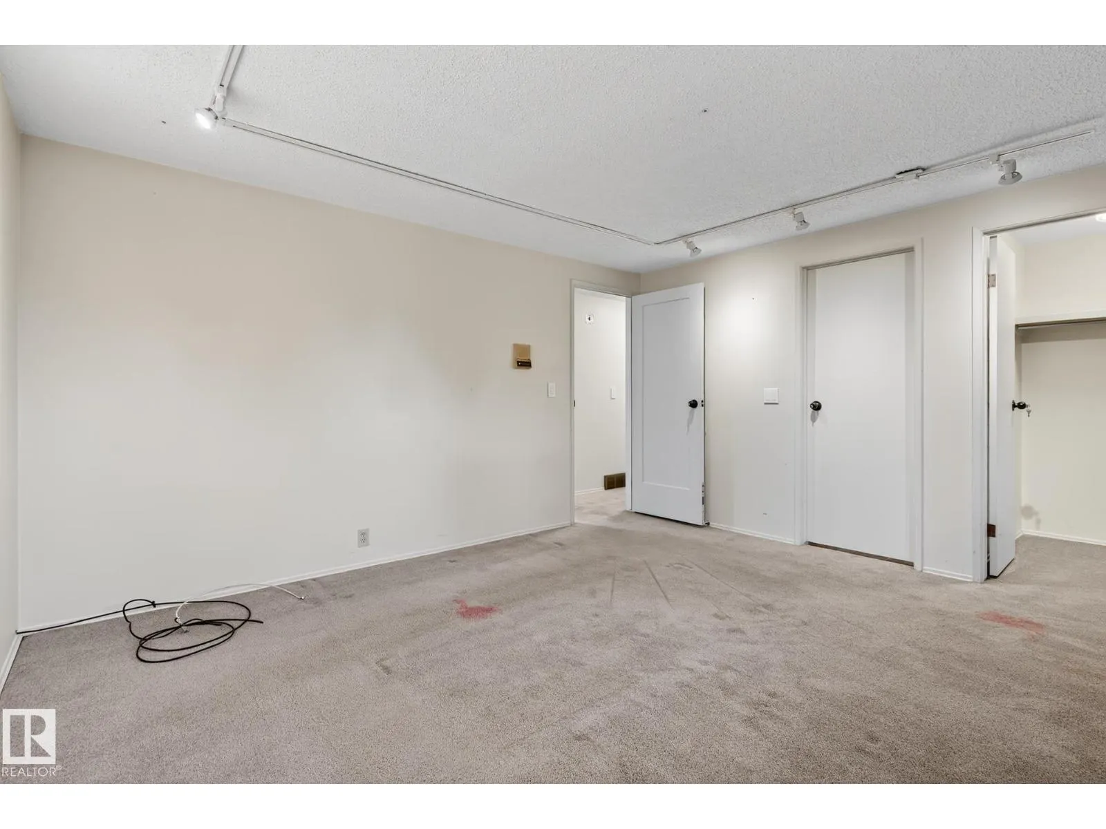 11623 32A AV NW