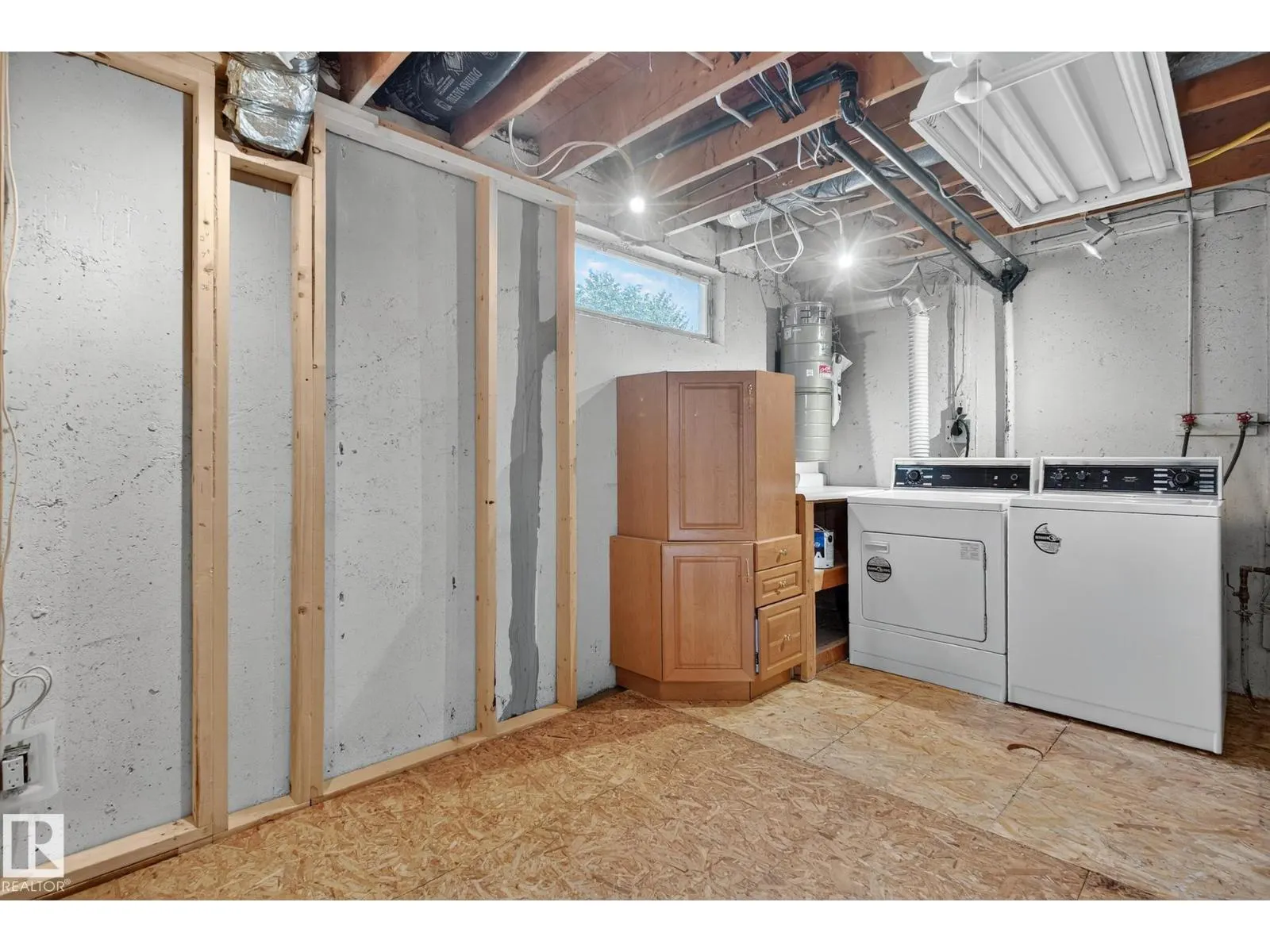 11623 32A AV NW