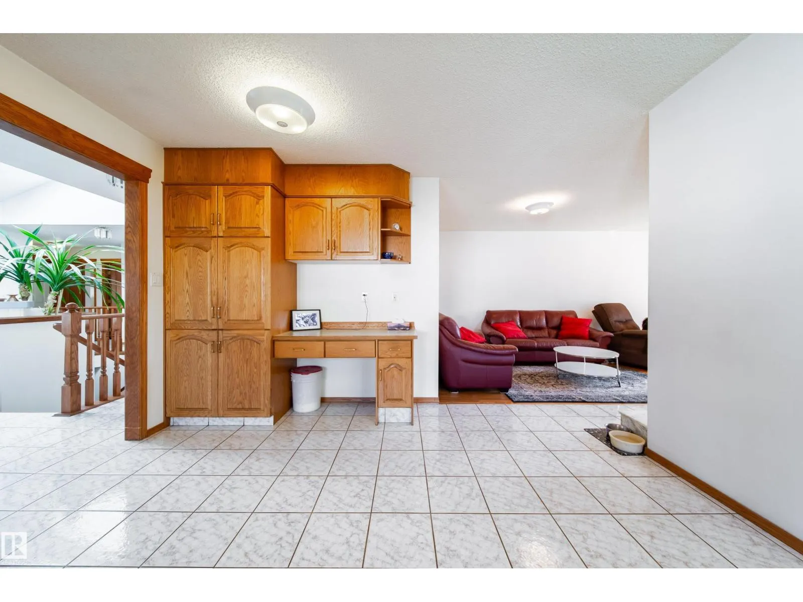 4228 46 St NW NW