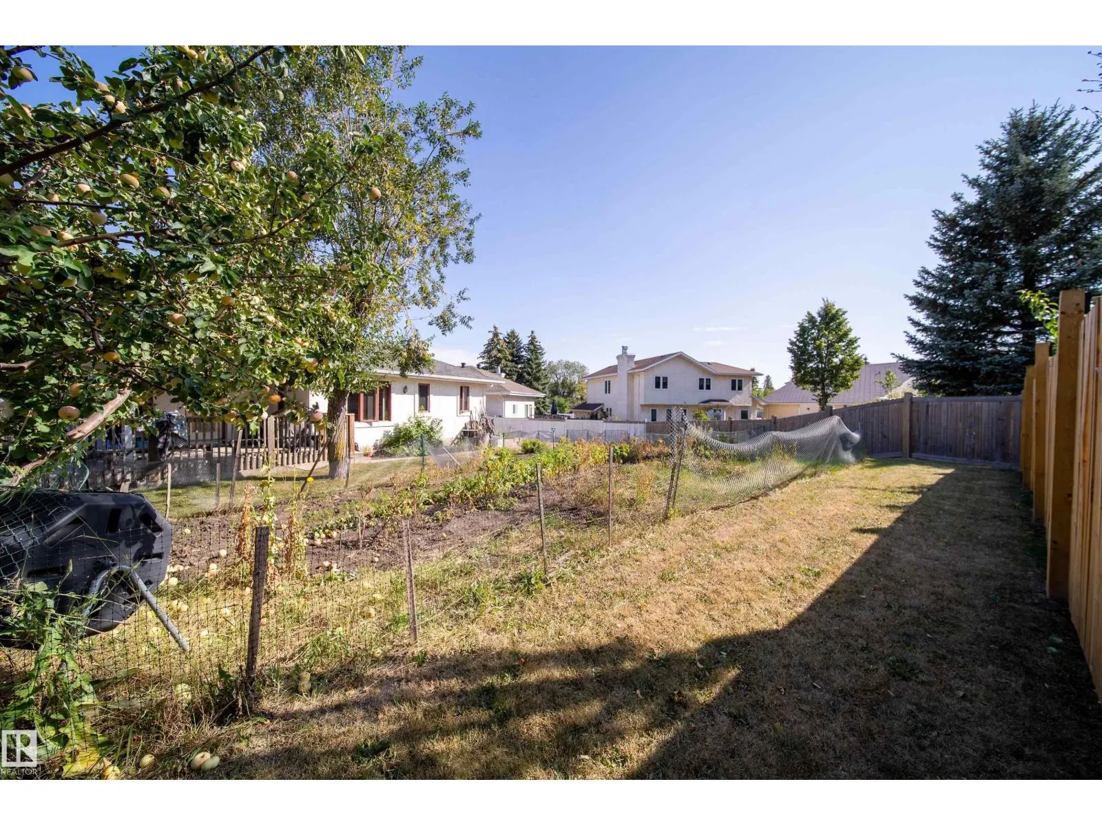 4228 46 St NW NW