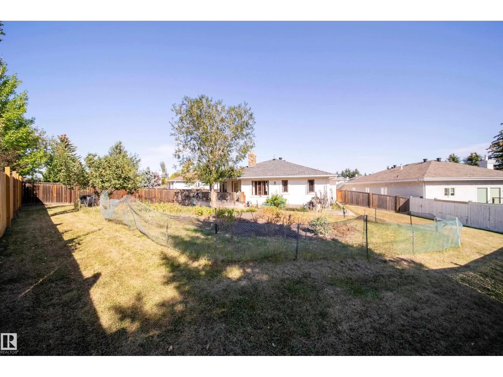 4228 46 St NW NW