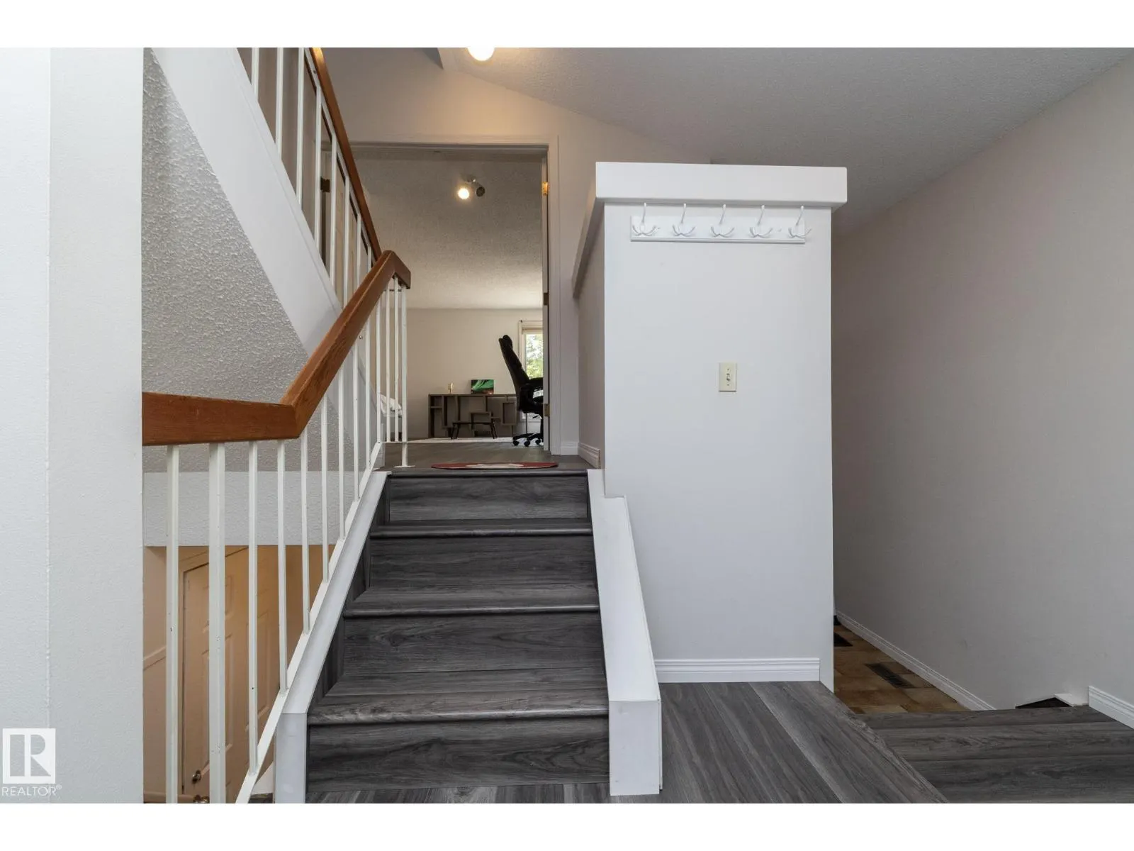 14834 43 AV NW NW