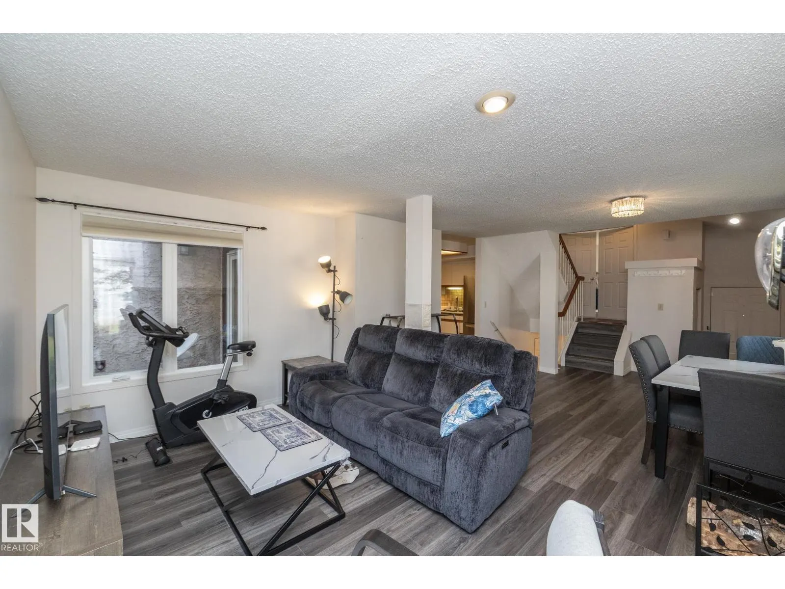 14834 43 AV NW NW