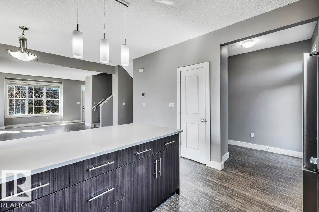 2103 24 ST NW