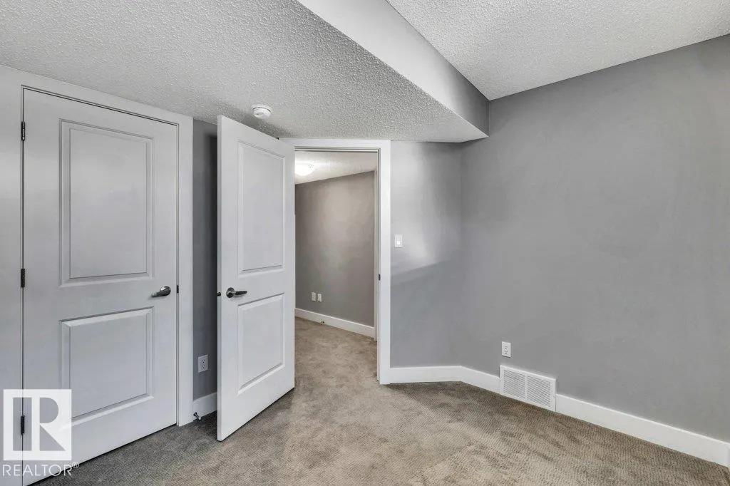 2103 24 ST NW