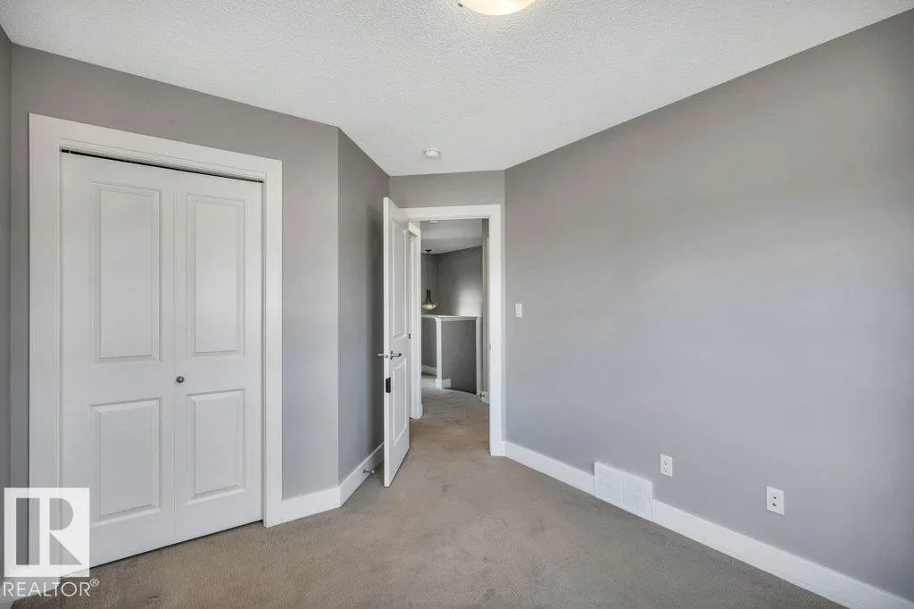 2103 24 ST NW