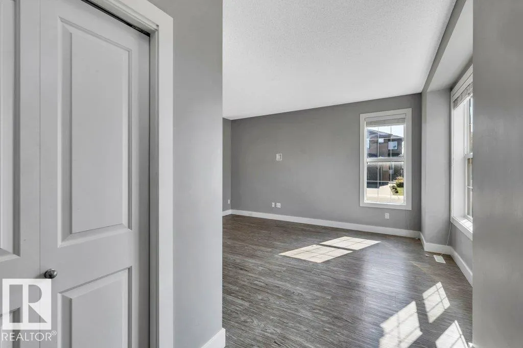 2103 24 ST NW