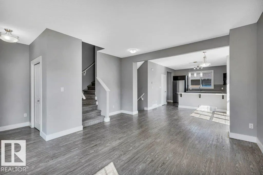 2103 24 ST NW
