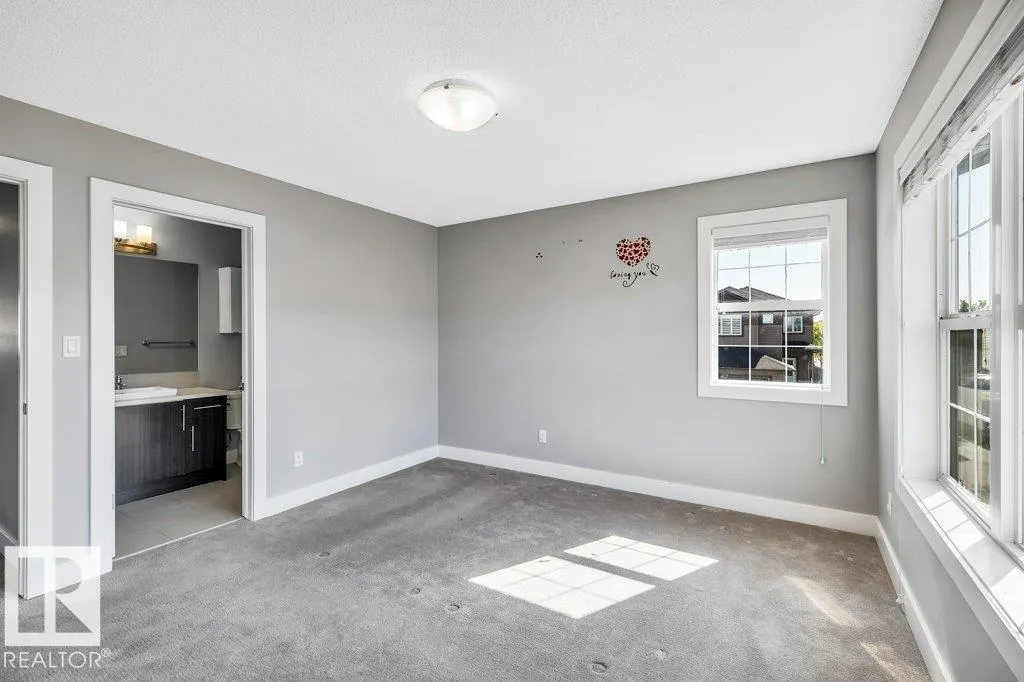 2103 24 ST NW