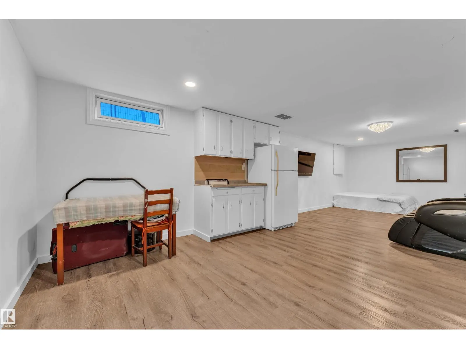 3711 17A AV NW