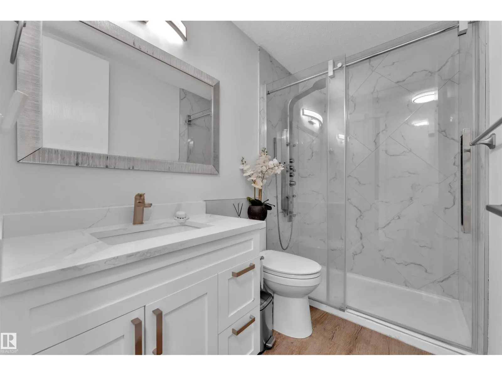 3711 17A AV NW