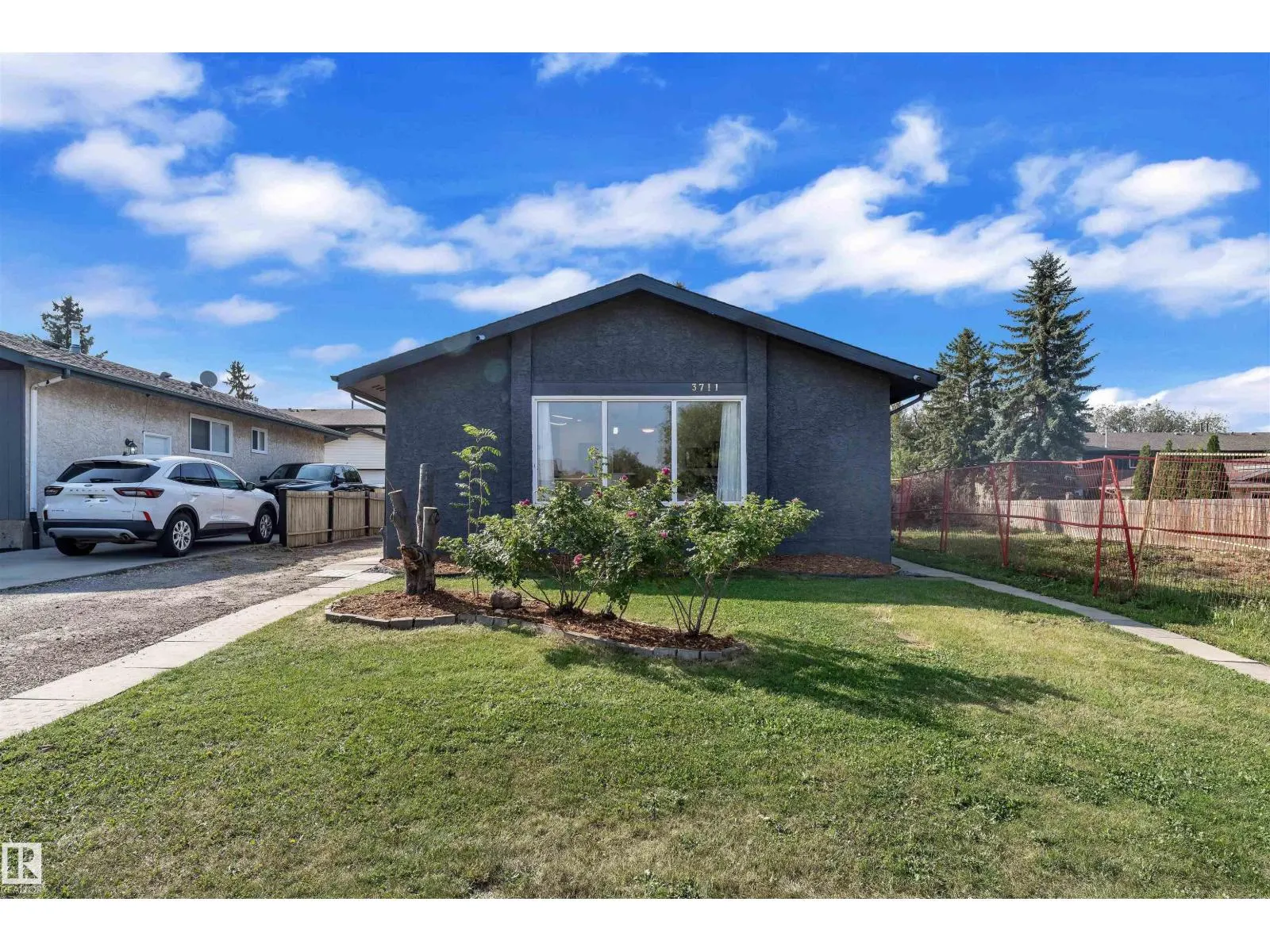 3711 17A AV NW