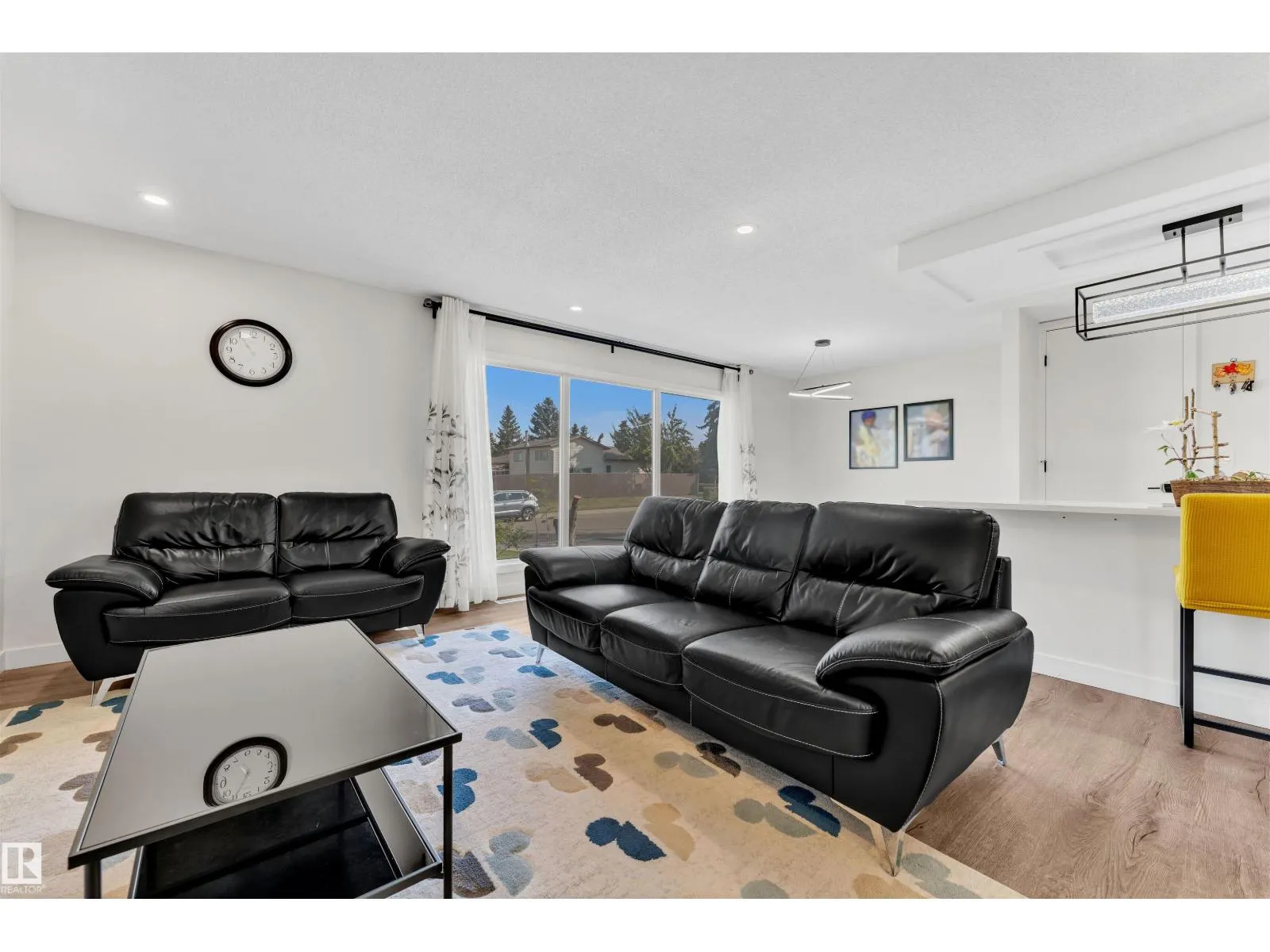 3711 17A AV NW