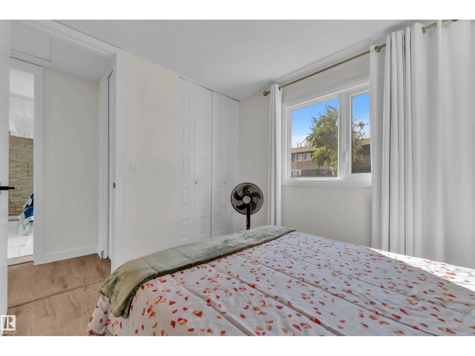3711 17A AV NW
