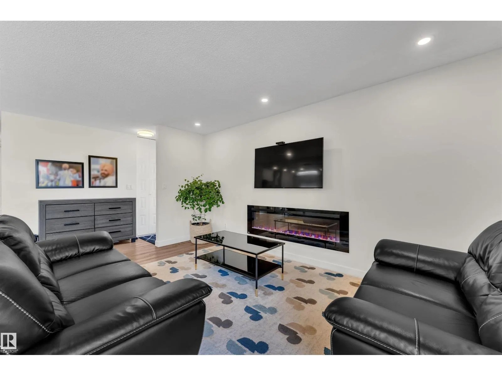 3711 17A AV NW