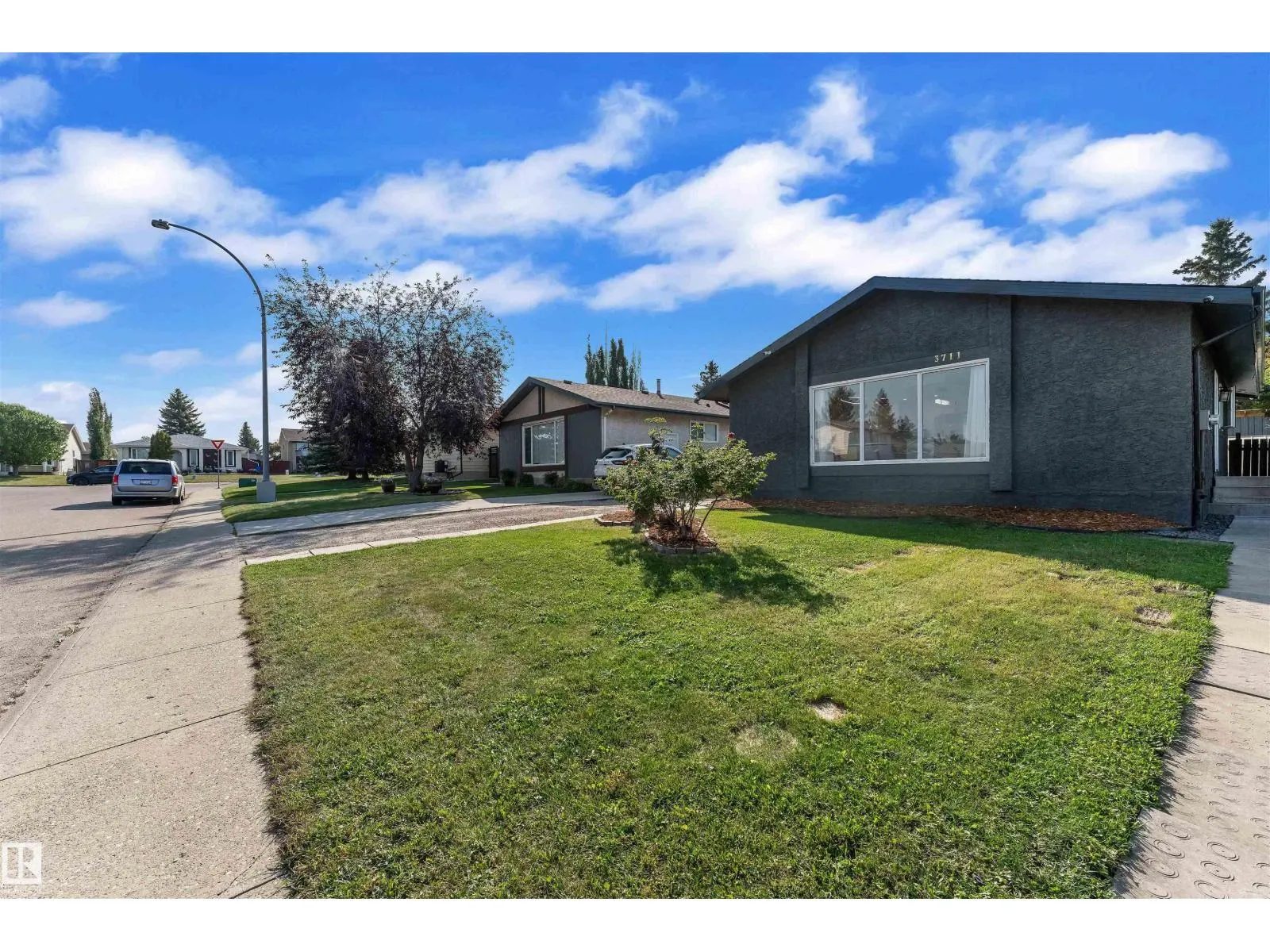 3711 17A AV NW