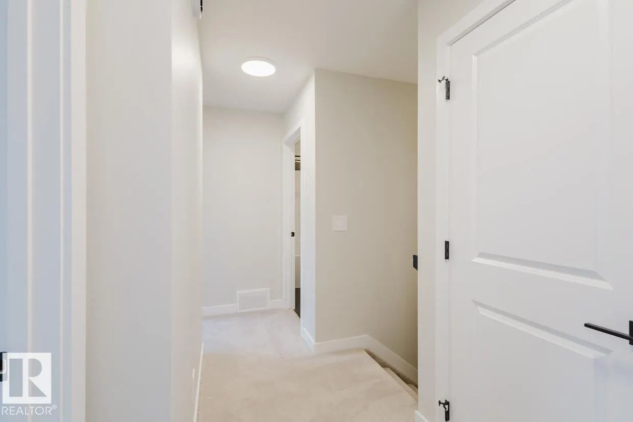 #39 16231 19 AV SW