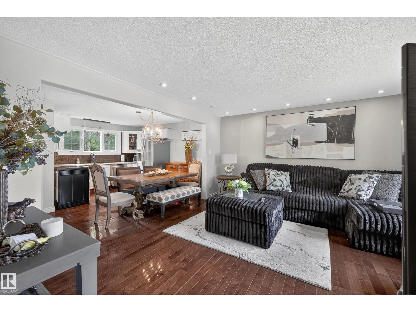 11447 39 AV NW