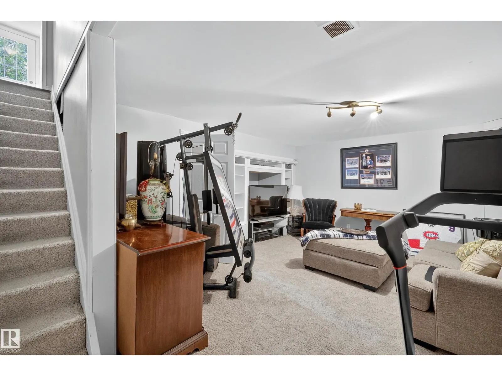 11447 39 AV NW