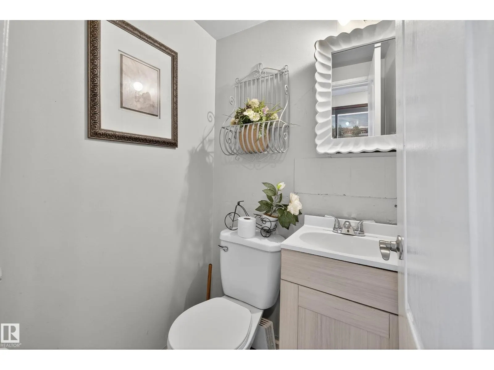 11447 39 AV NW