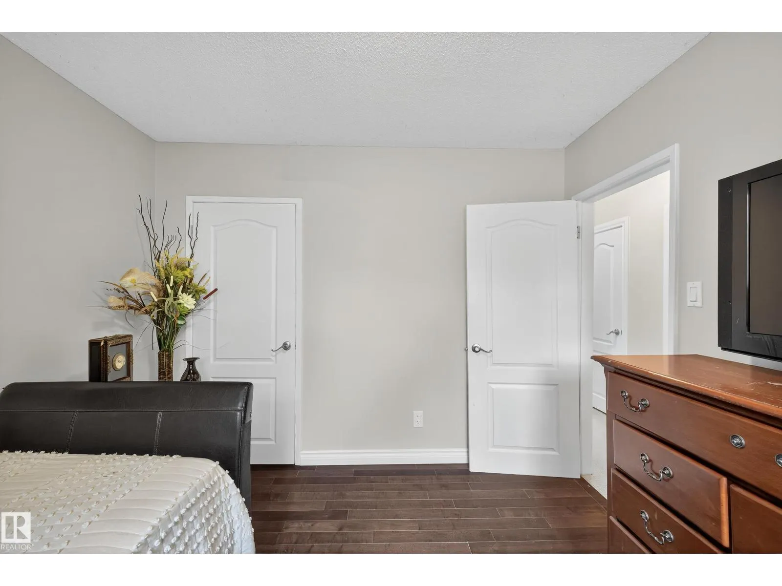 11447 39 AV NW