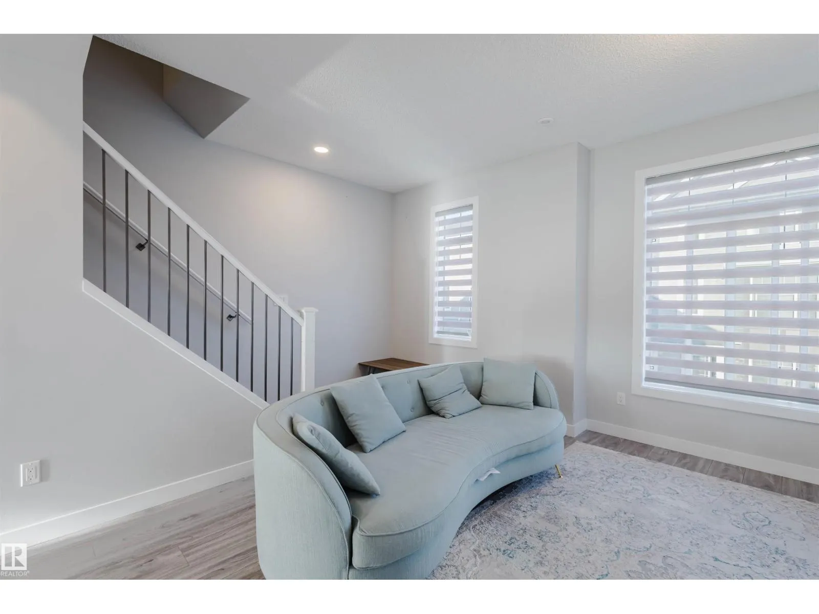 #41 2215 24 ST NW