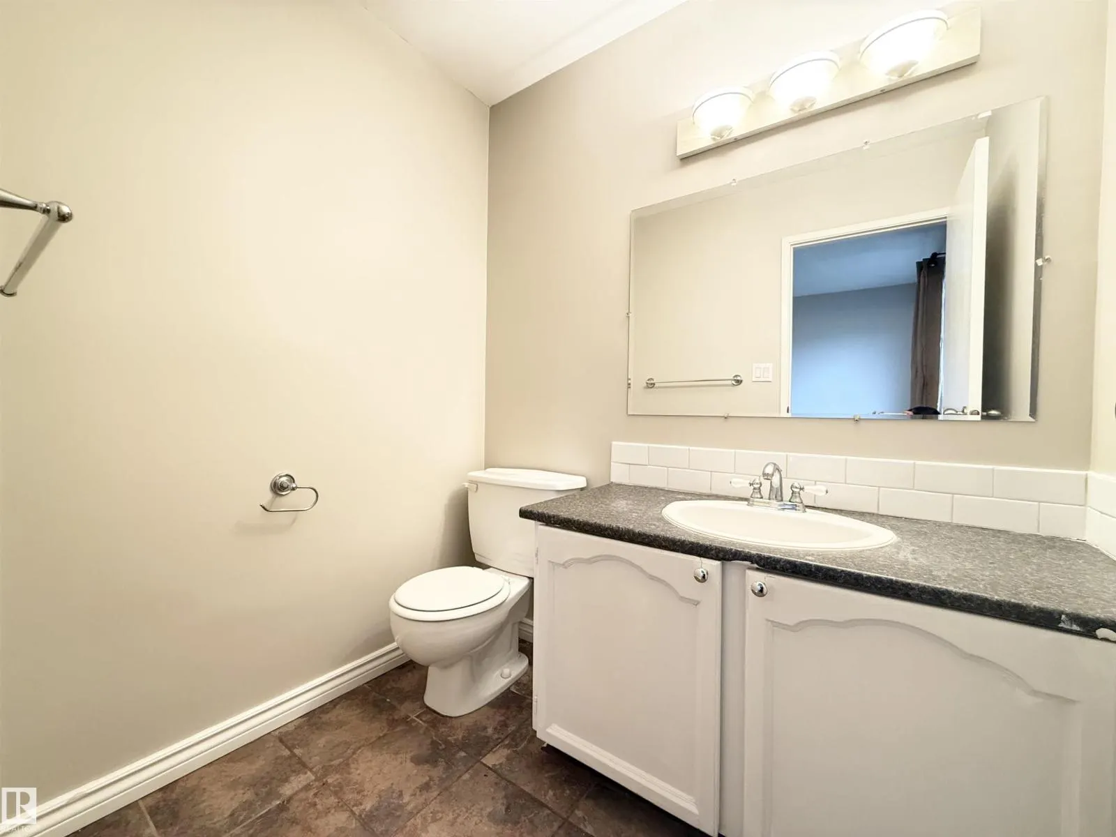 11805 32A AV NW