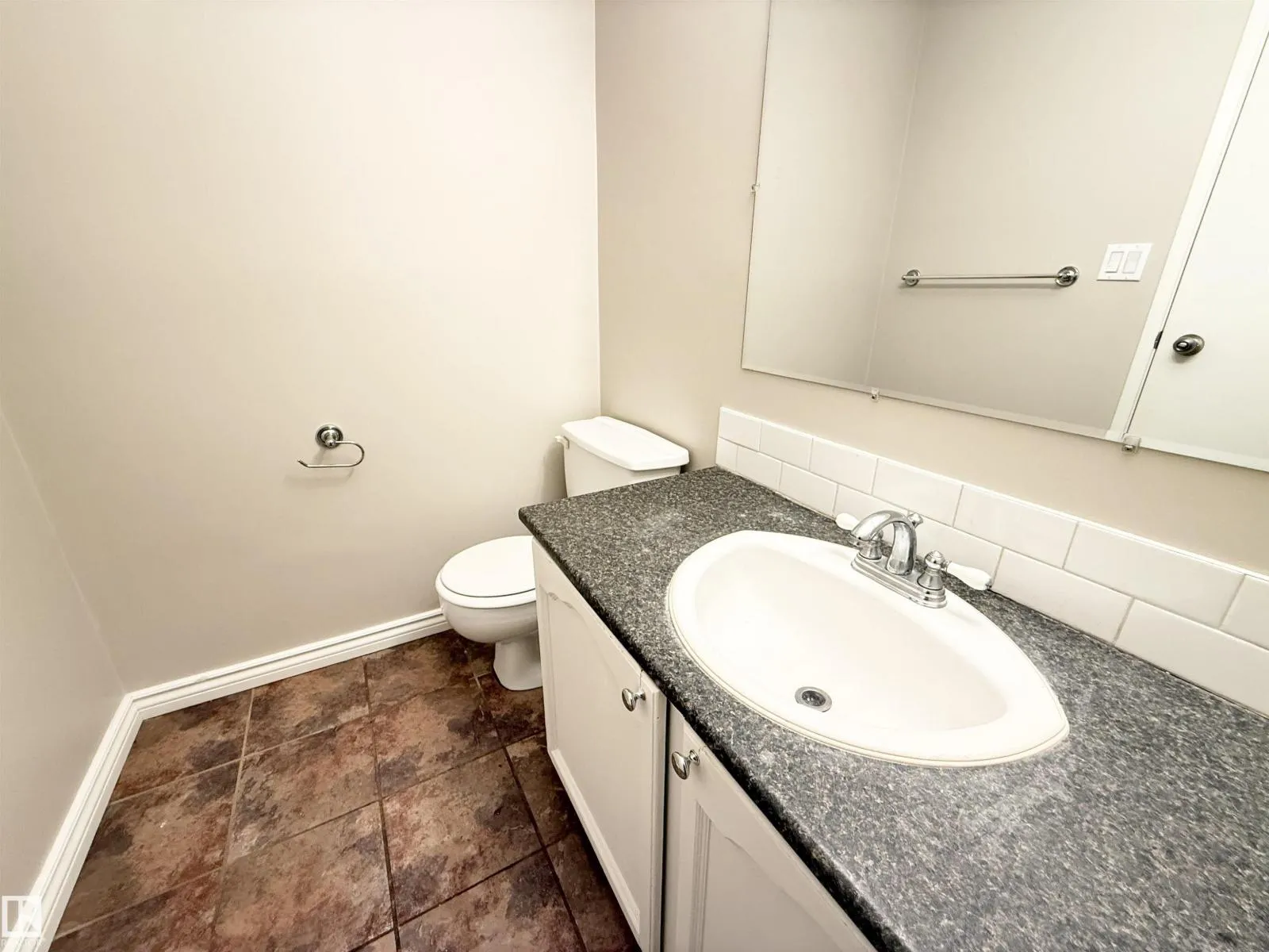 11805 32A AV NW