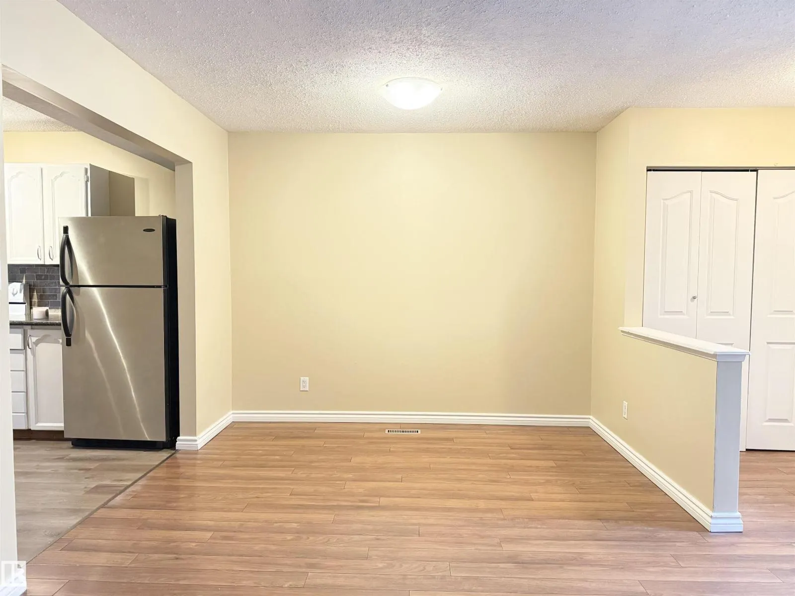 11805 32A AV NW