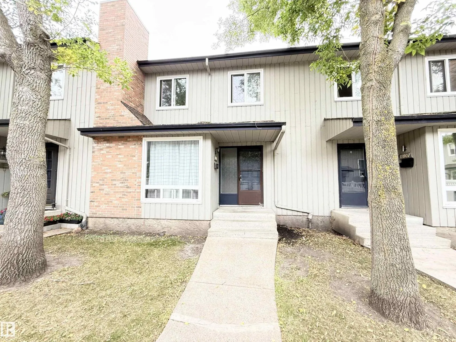 11805 32A AV NW