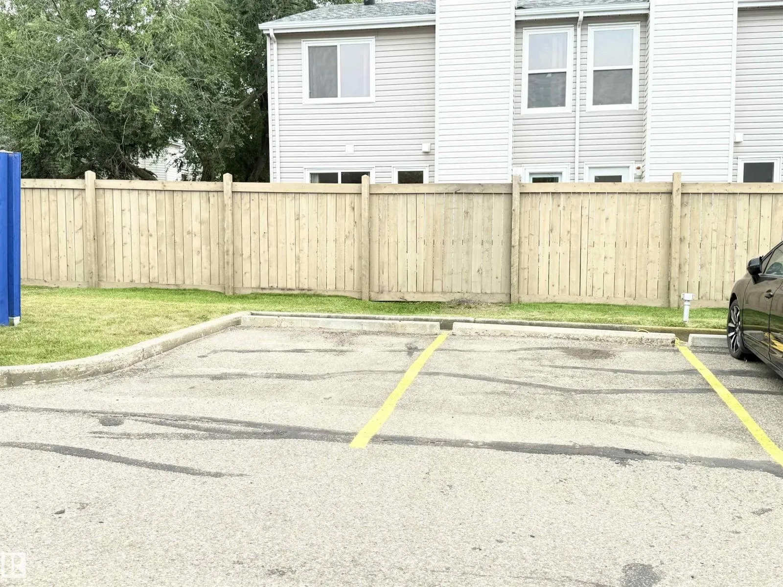 11805 32A AV NW