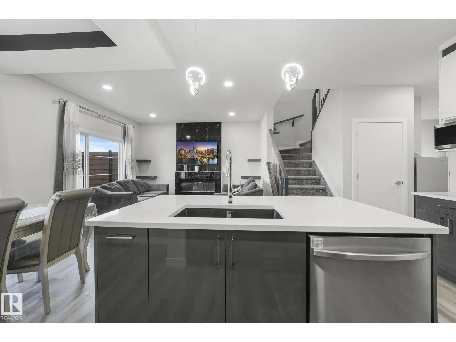 5325 KIMBALL PL SW