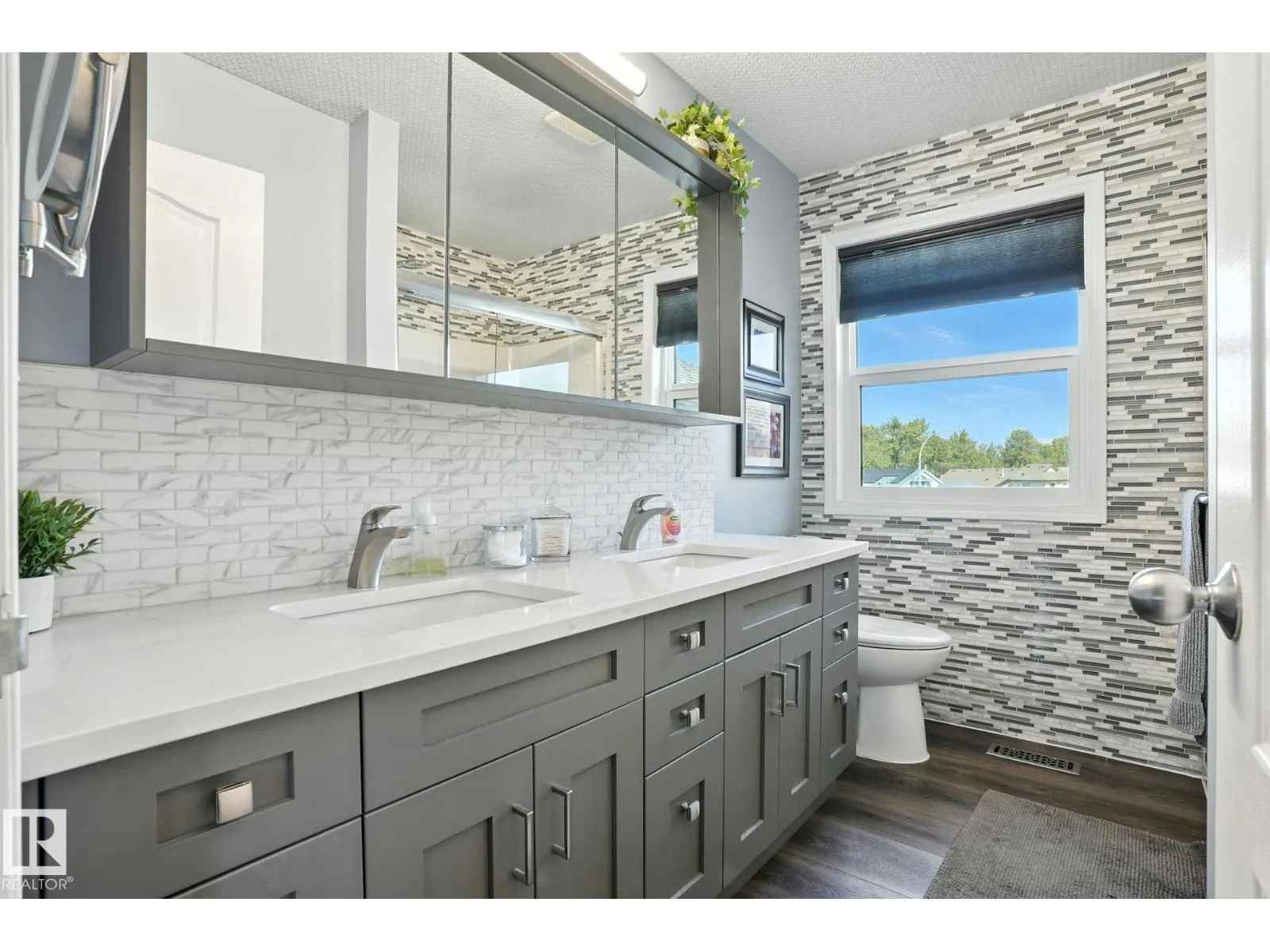 53 CREEKSIDE WY