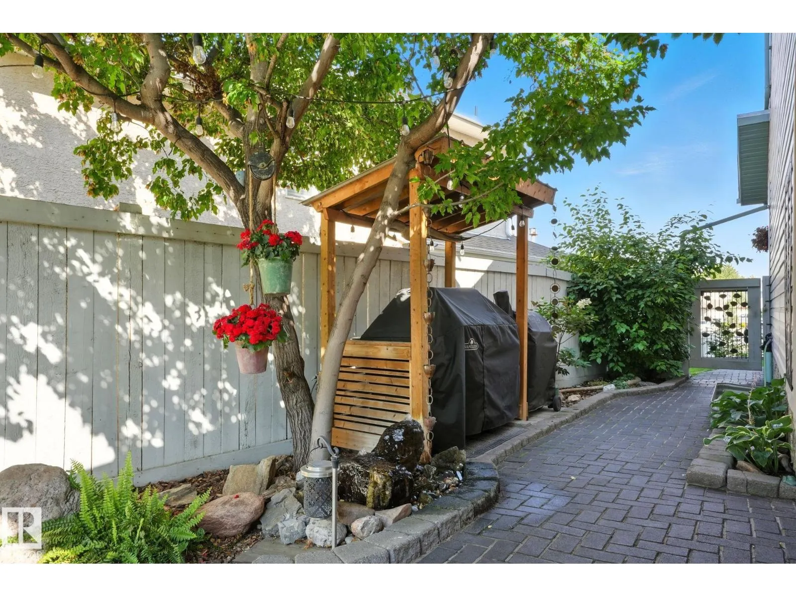 53 CREEKSIDE WY