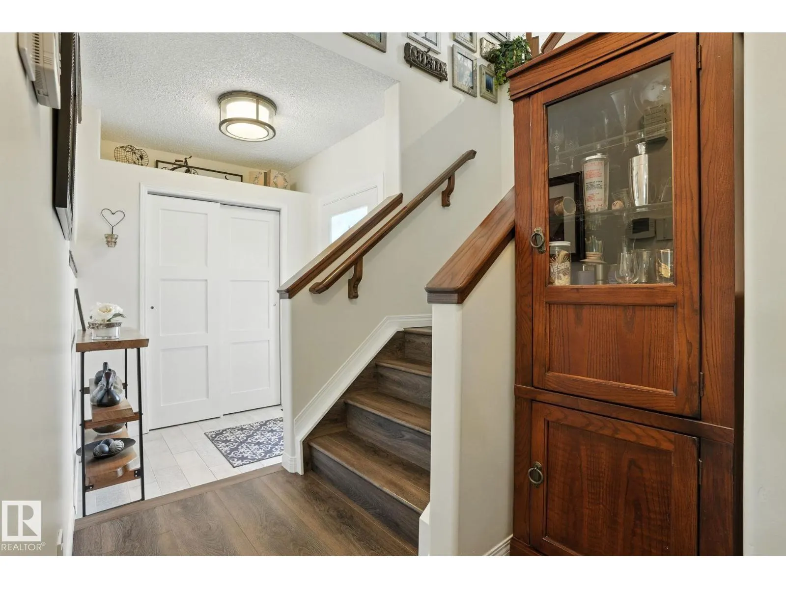 53 CREEKSIDE WY