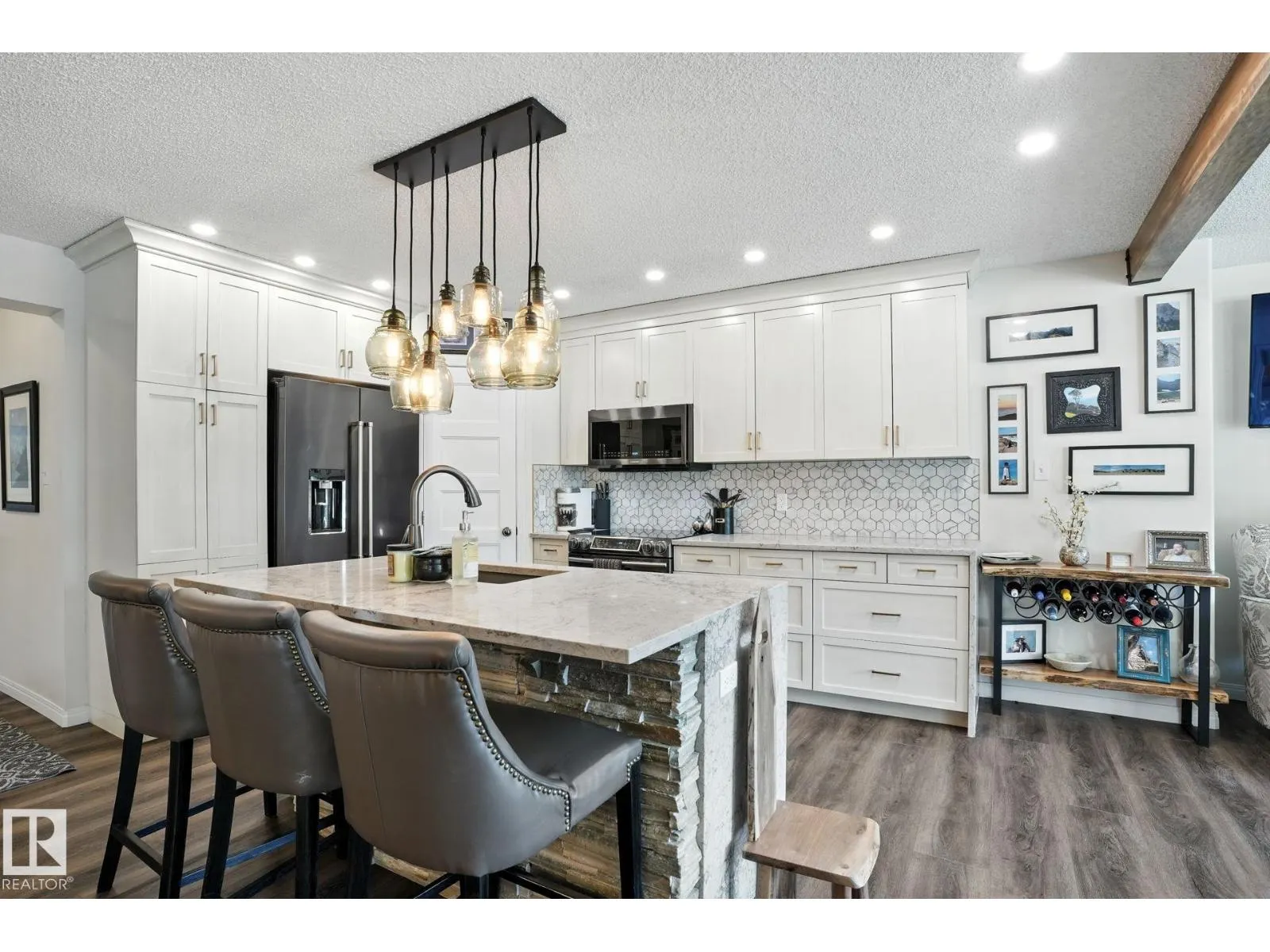 53 CREEKSIDE WY