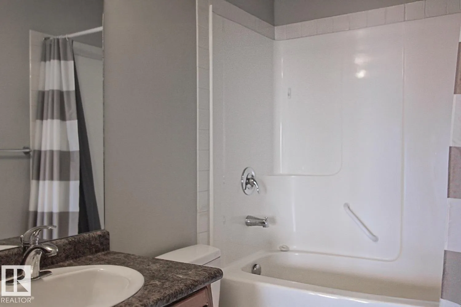 #906 9819 104 ST NW