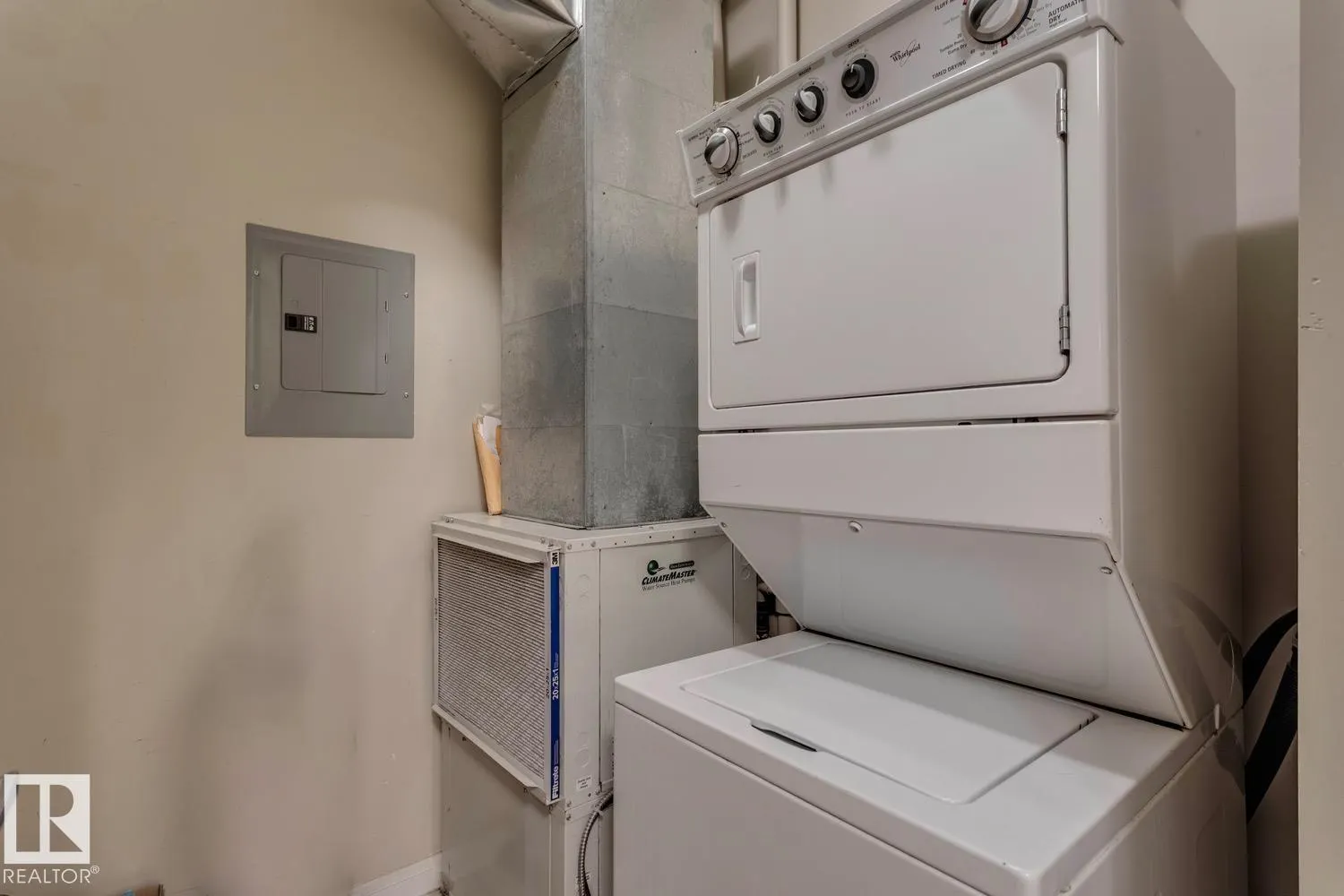 #906 9819 104 ST NW