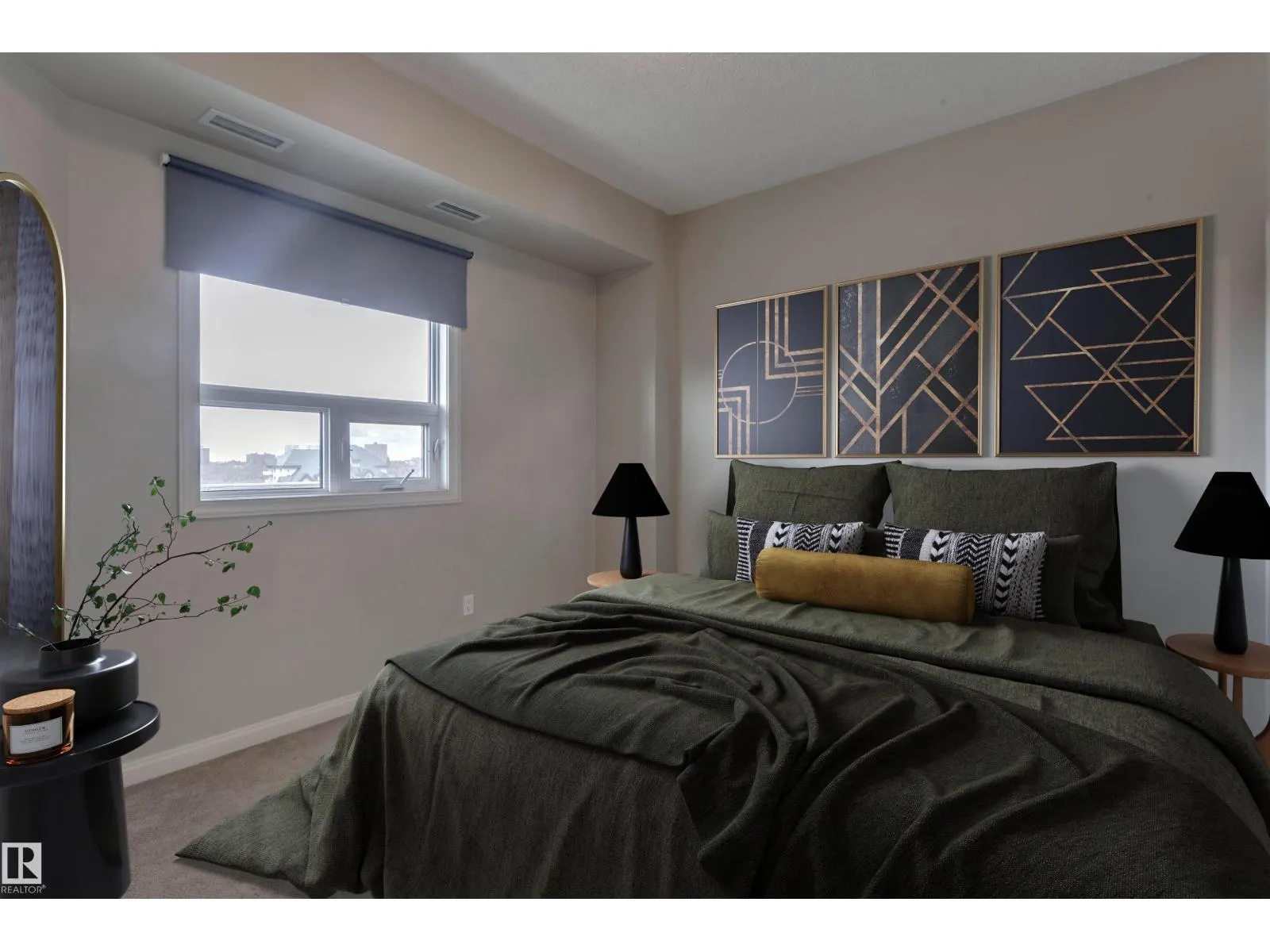 #906 9819 104 ST NW