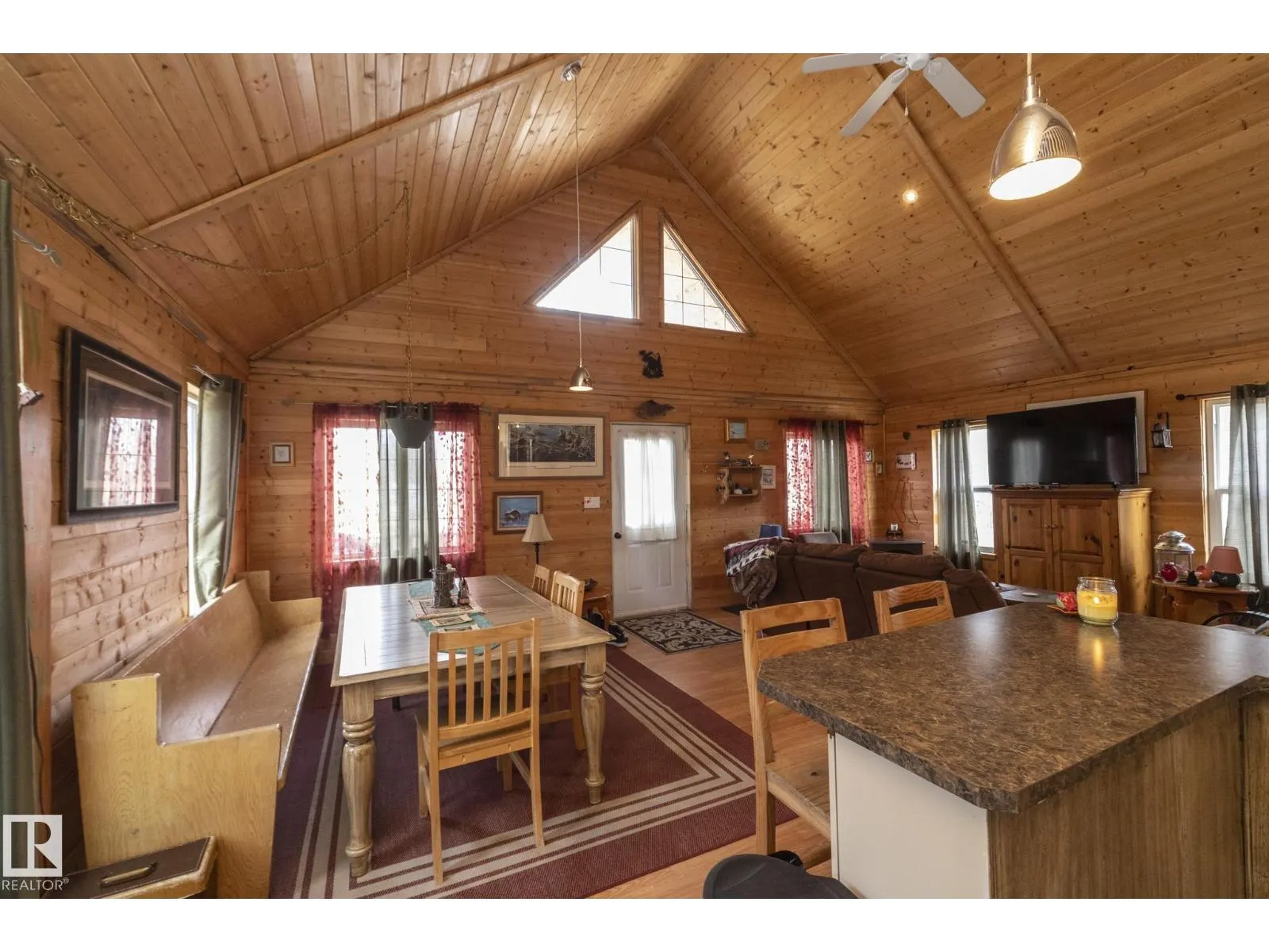 #260 465015 Range Road 63A
