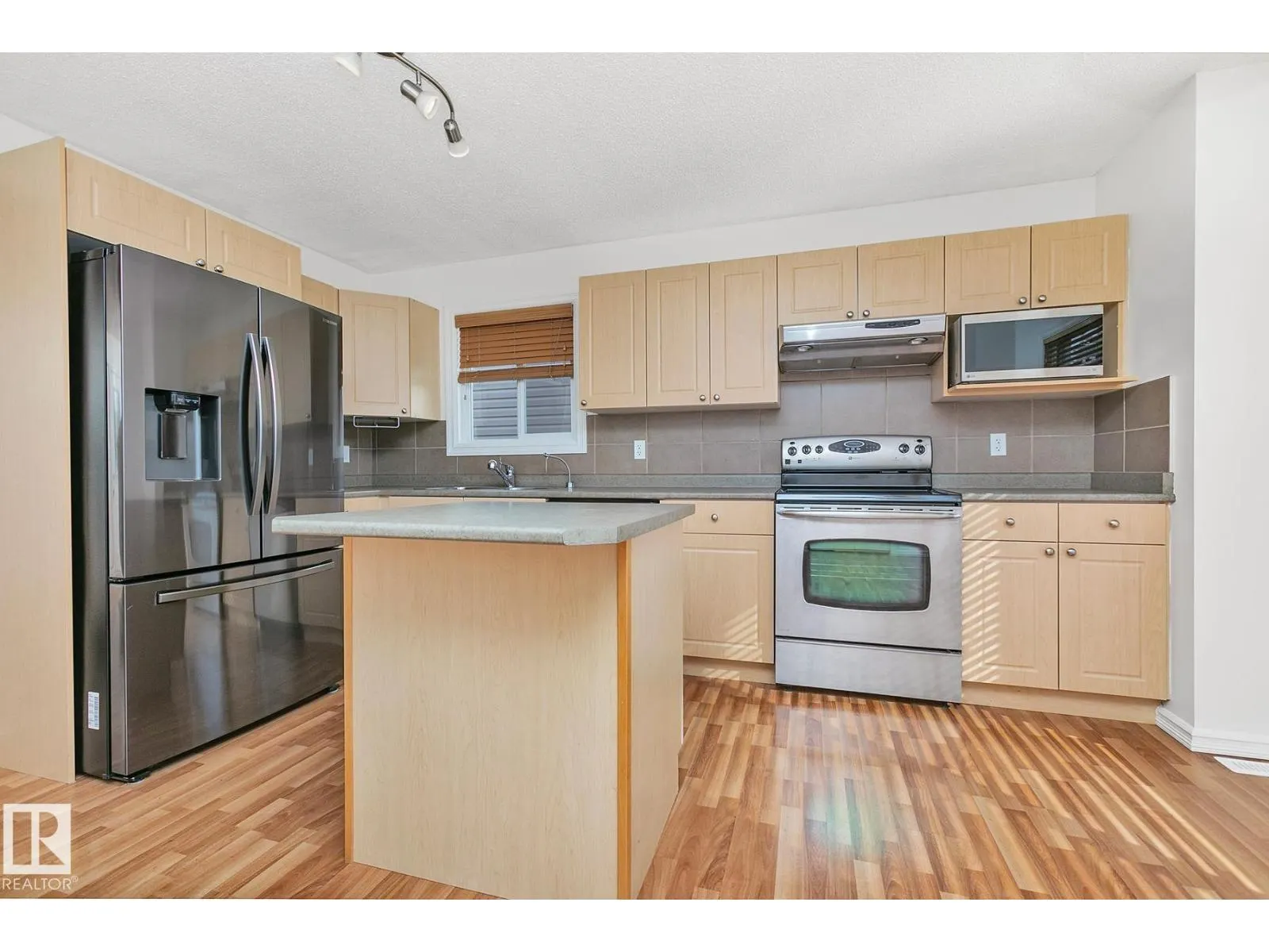 16405 58 ST NW