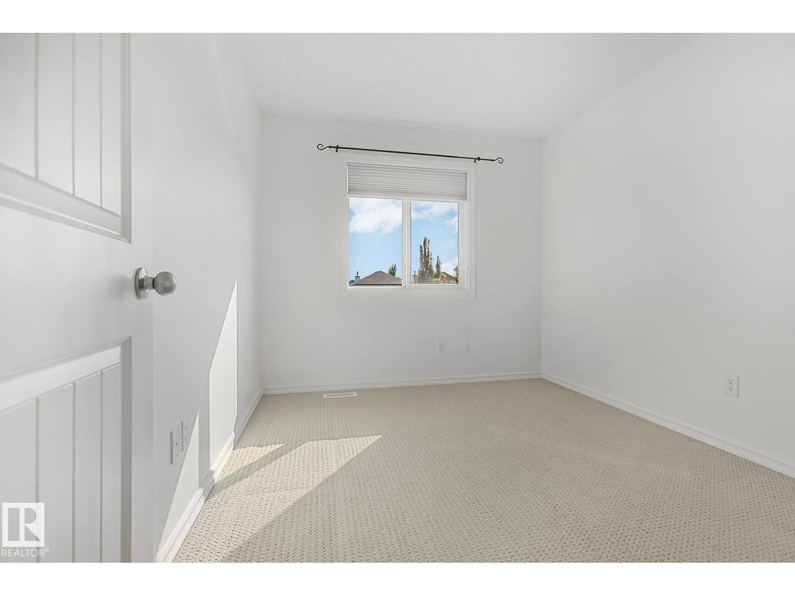 16405 58 ST NW