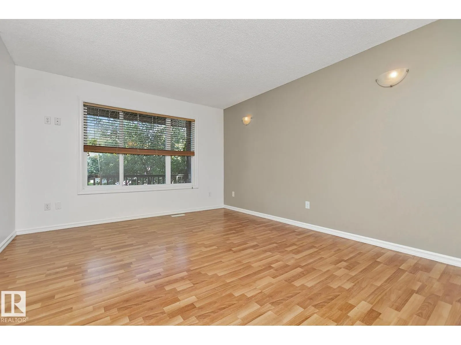 16405 58 ST NW