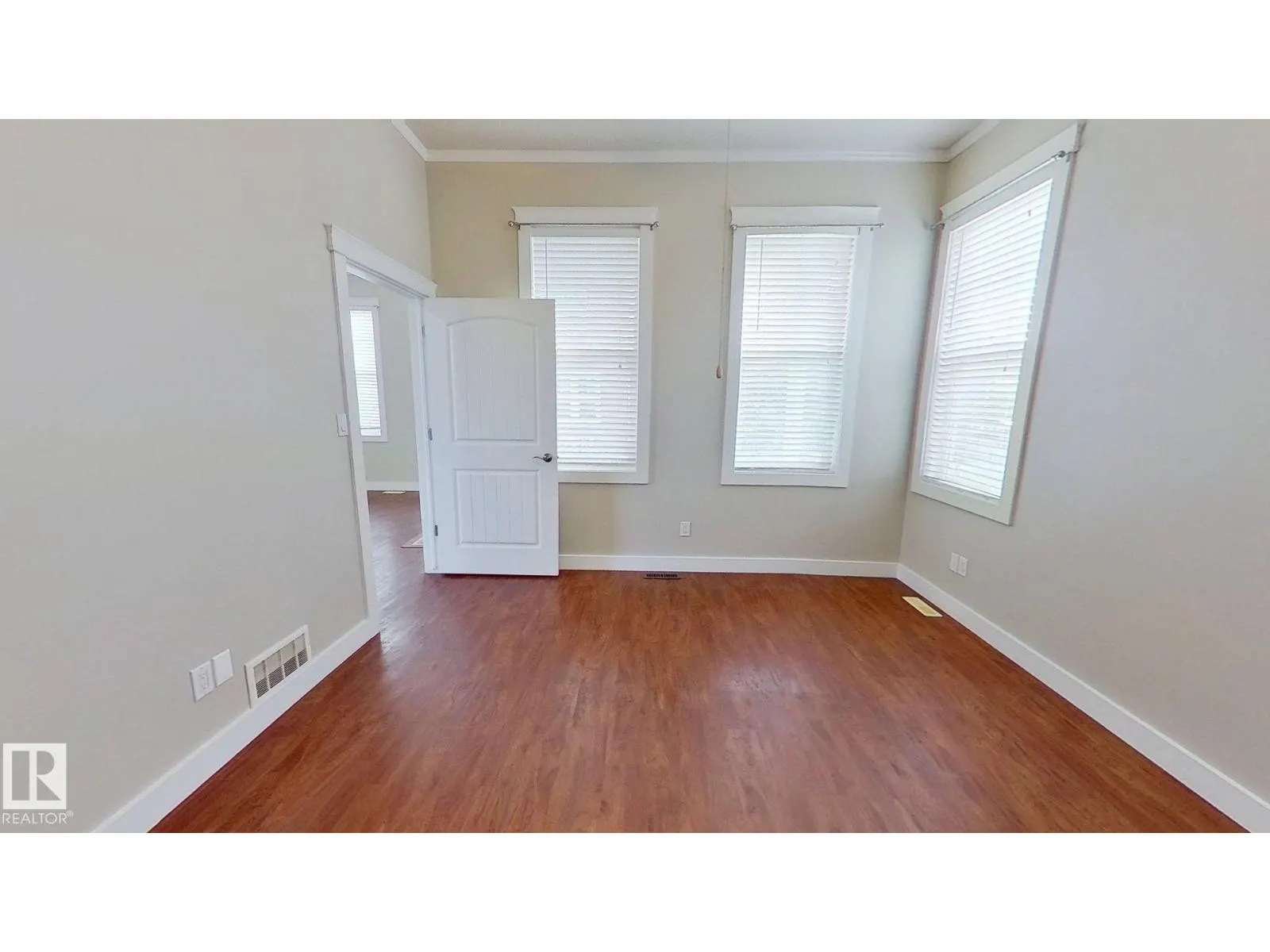 4904 51 ST