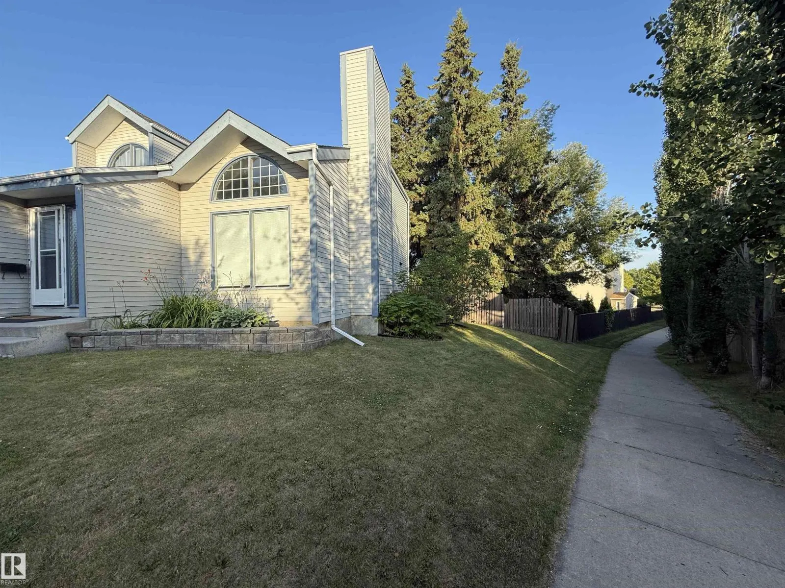 57 WOODCREST AV