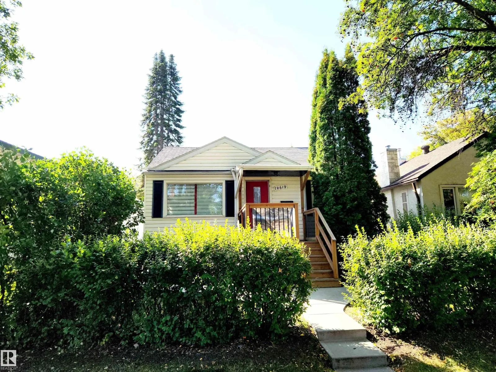 10619 72 AV NW
