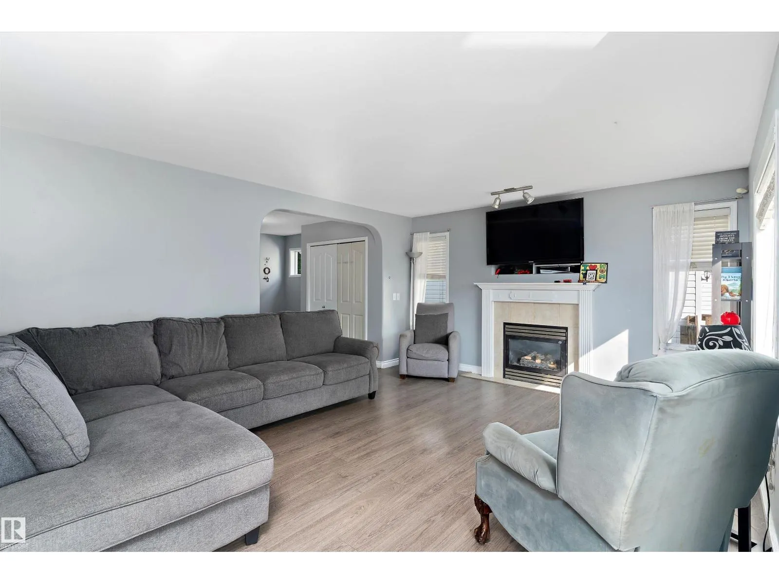 17 CROCUS WY