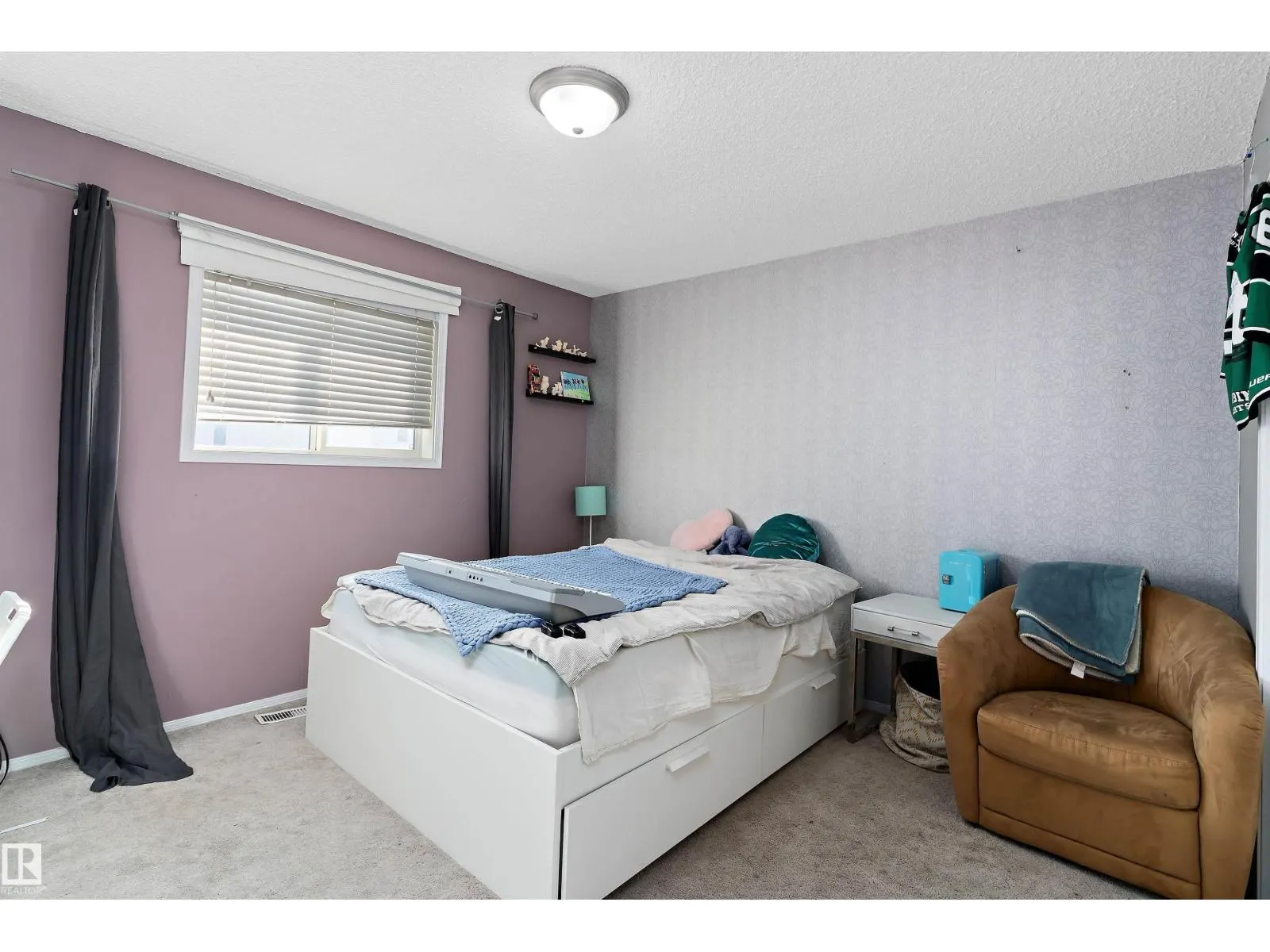 17 CROCUS WY