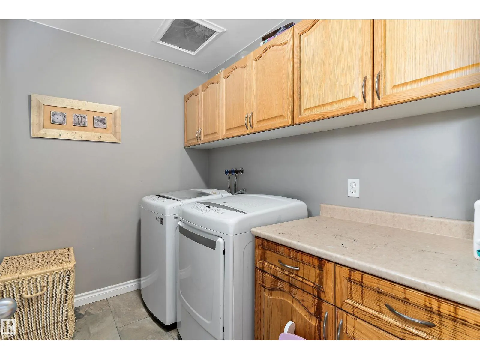 17 CROCUS WY
